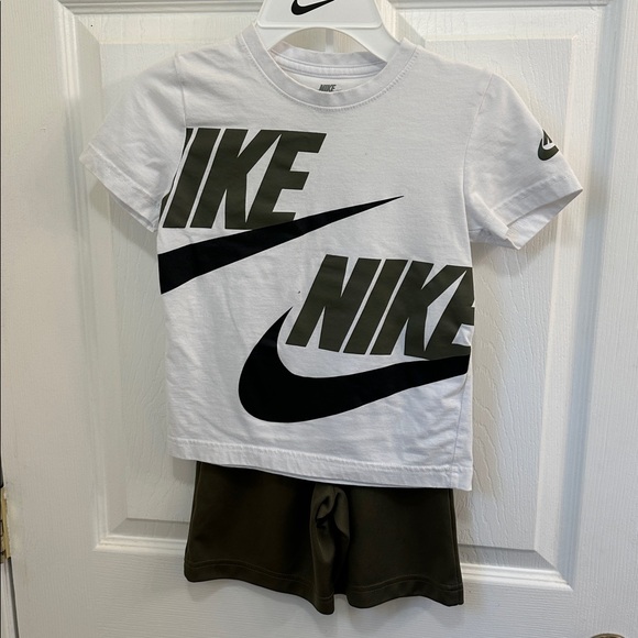2 boys Nike short sets size 6 - Picture 2 of 5
